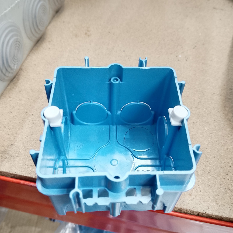 Caja cuadrada 65×65×40 mm SOLERA