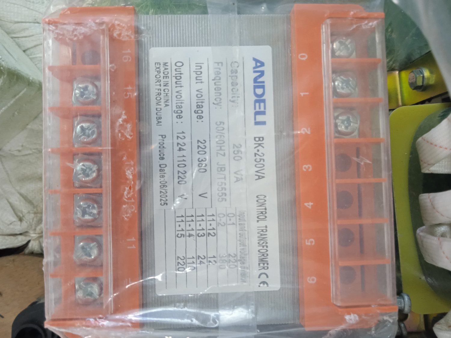 Transformador de 250VA (Entrada 380-220V / Salida 110-24-12-6V) Andeli.