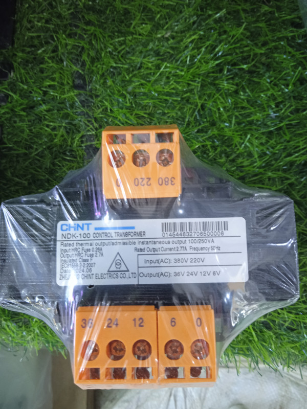 Transformador de 100VA (Entrada 380-230V / Salida 6-12-24-36V) Chint.