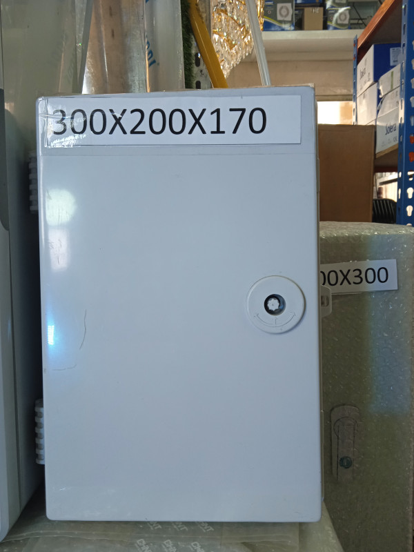 Cuadro eléctrico de superficie estanco 300x200x170.