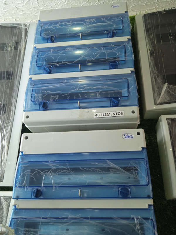 Cuadro eléctrico de superficie estanco 36 módulos Solera 1308A.