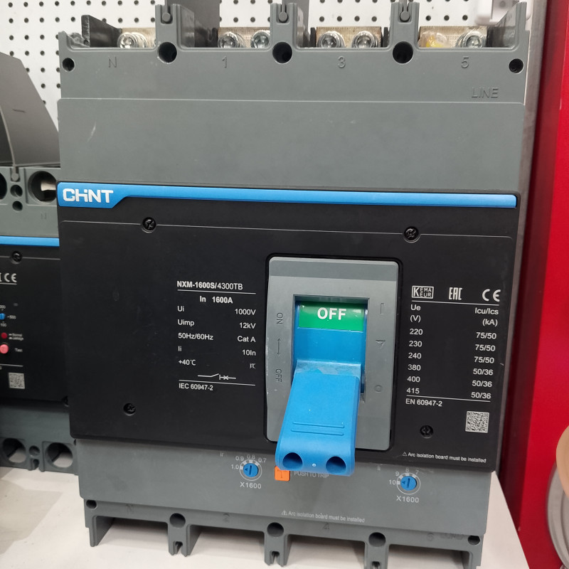Interruptor automático (disyuntor) compacto NXM-1000S/4300B 4P 1000A CHINT